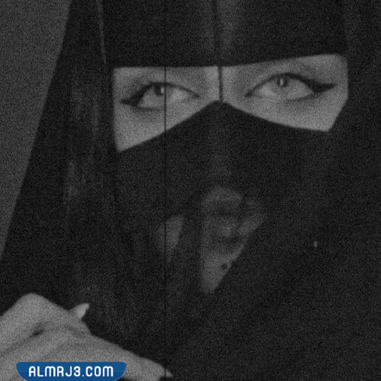 أجمل كلمات شاعريّة عن البرقع