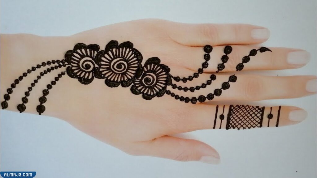 صور نقش حناء لطيف 2022
