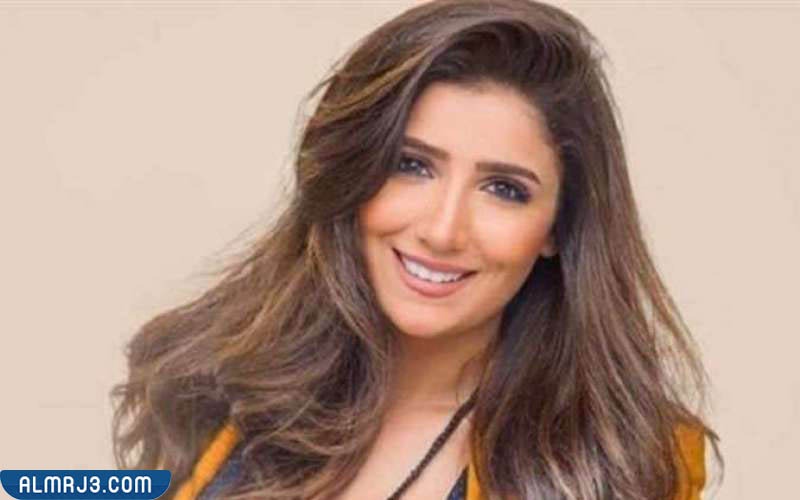 الفنانة مي عمر