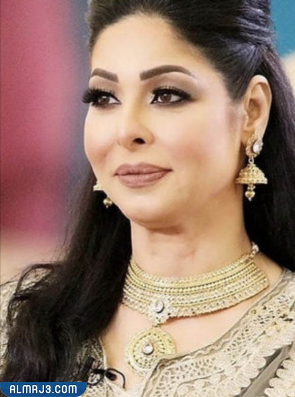 الفنانة نور