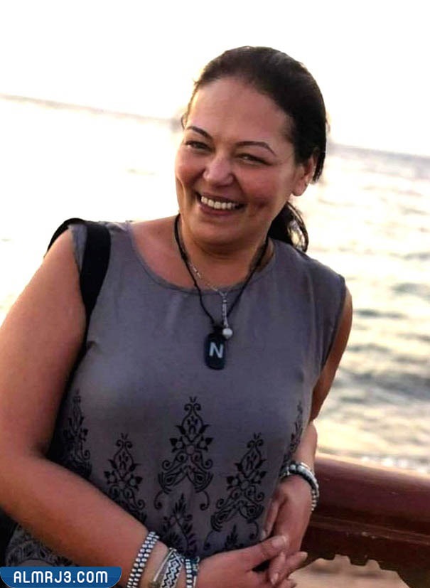 من هو والد نيفين مندور ويكيبيديا