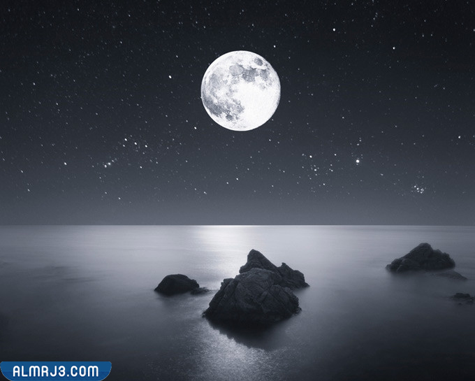 صور خلفيات روعة للقمر أبيض وأسود