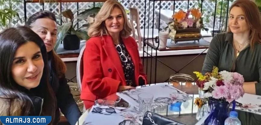 صور كواليس احلام سعيدة