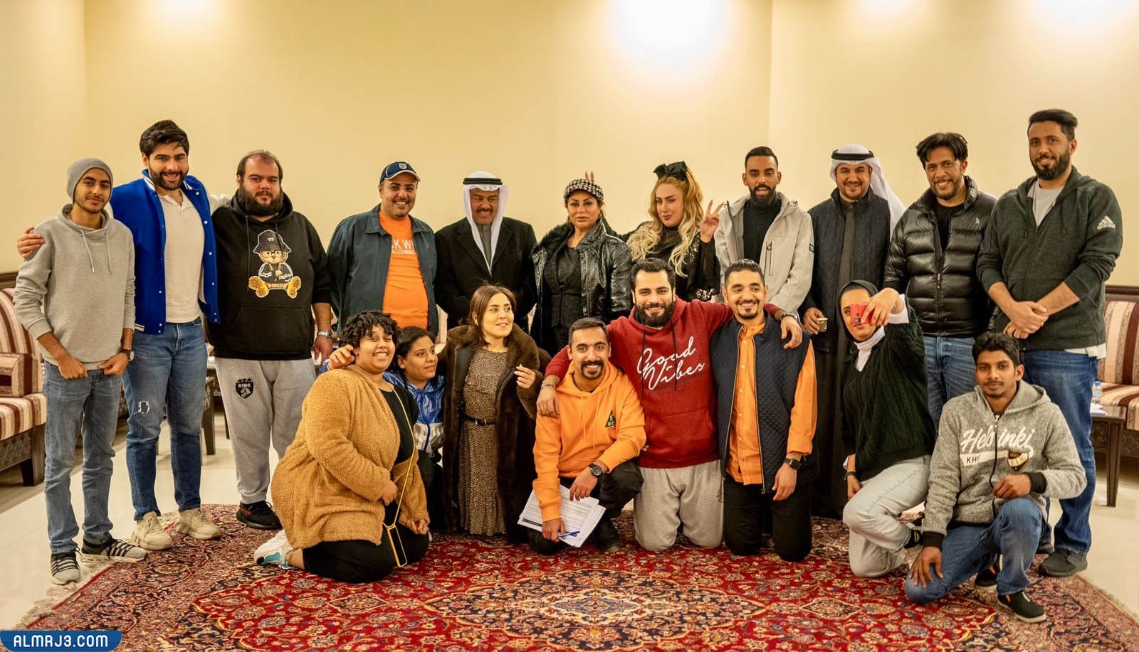 صور من كواليس مسلسل لغز 1990