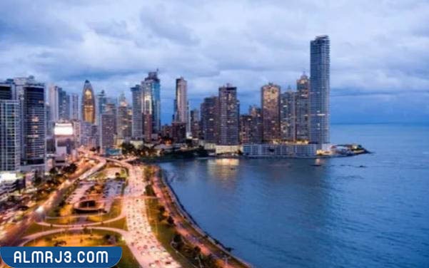 كم عدد سكان بنما