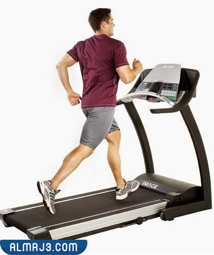 ما مدى السرعة المناسبة للمشي على السير