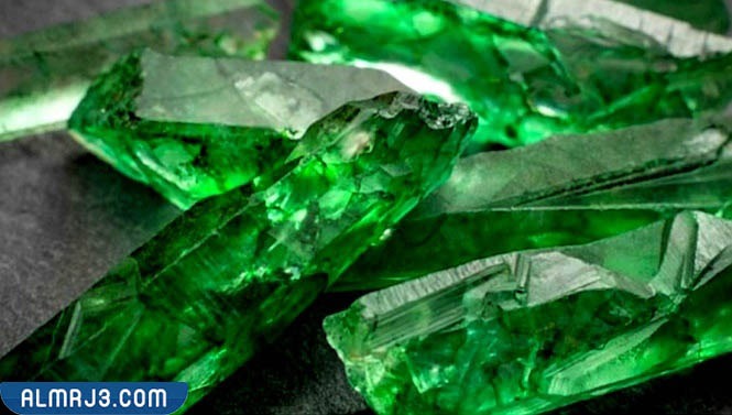 ما هو لون الزمرد وأشكاله