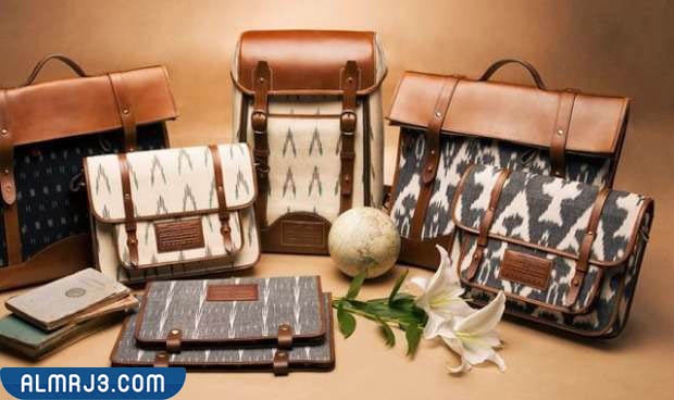 محفظة للنقود أو شنطة صغيرة