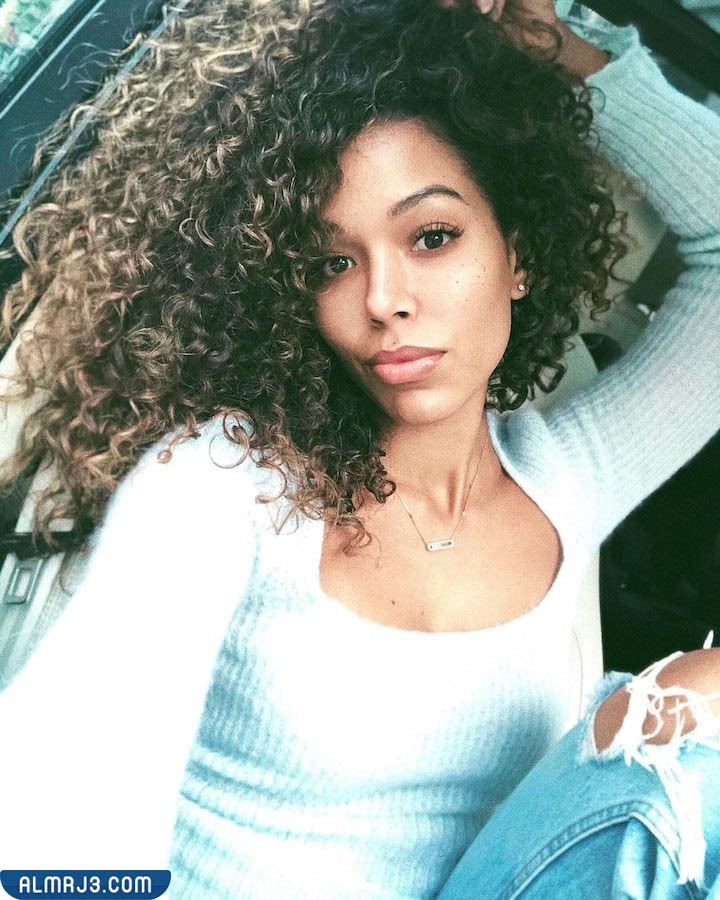 من هي كورا غوتييه زوجة كريم بنزيما