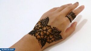 نقش الورد لليد