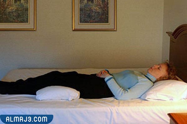 وضعية الوسادة تحت الركبتين