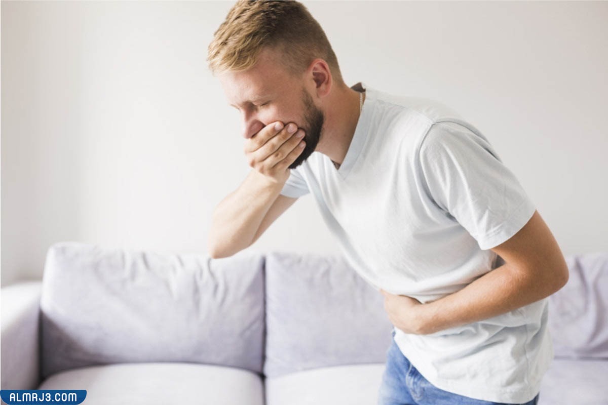 ماذا يترتب على استفراغ الصائم عامدًا؟