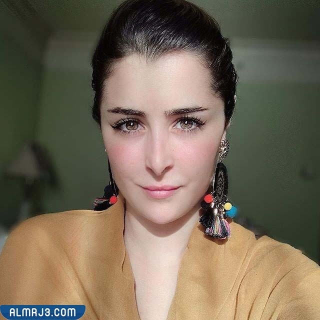 السيرة الذاتية لعائشة بن أحمد