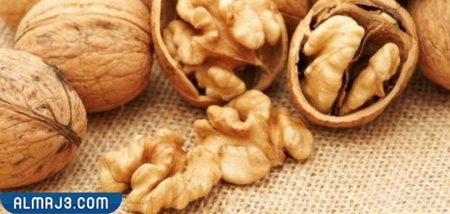 المخاطر الناتجة عن إفراط المرأة الحامل في الجوز 