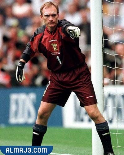 المركز الثامن جيم لايتون