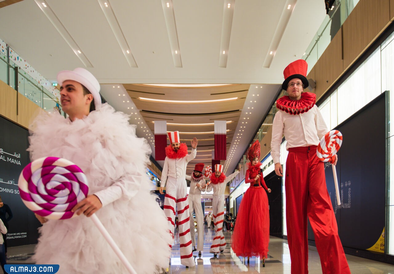 موكب البالونات العملاقة والحفلات الموسيقية