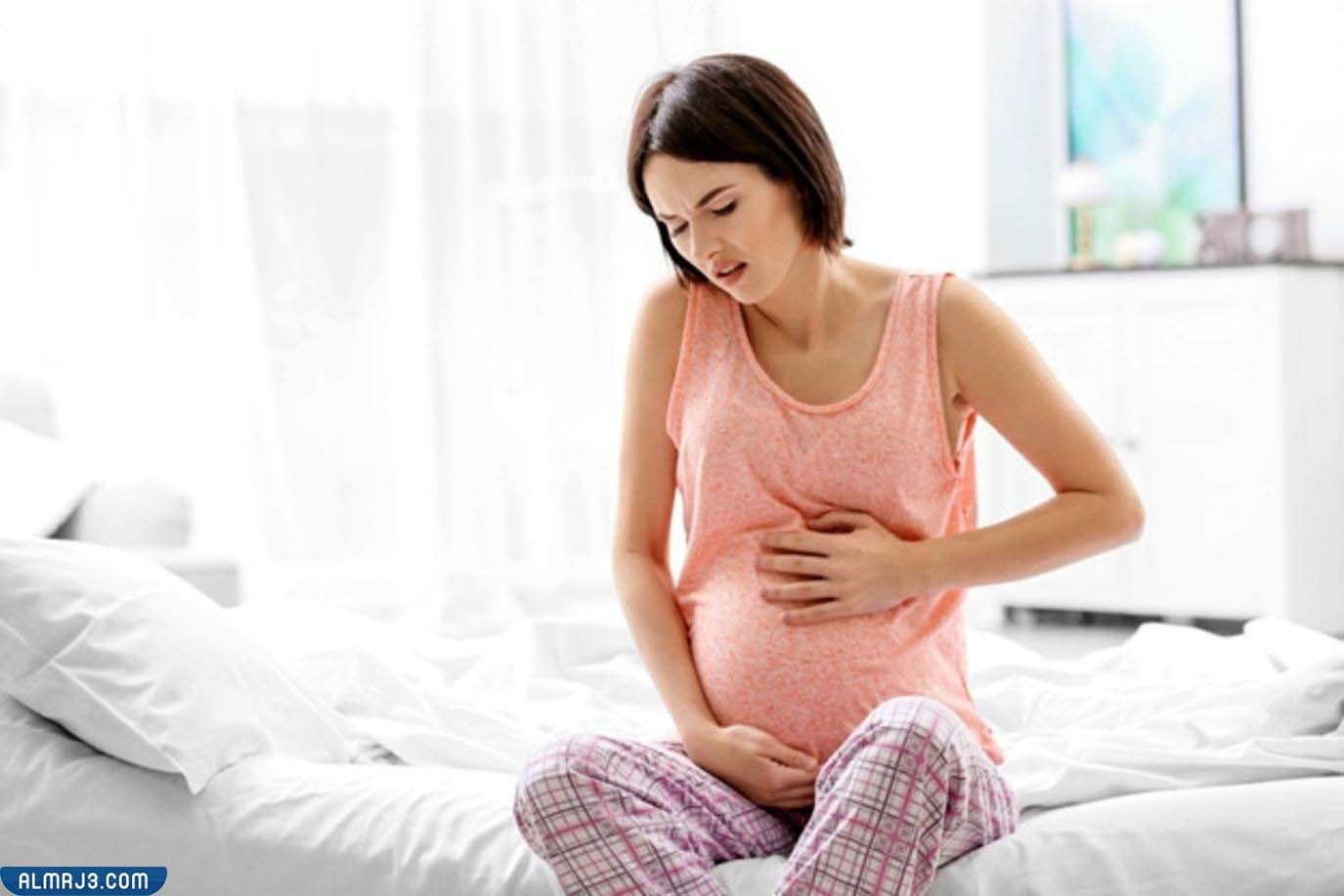 أسباب تقلصات الرحم في الشهر الثامن من الحمل