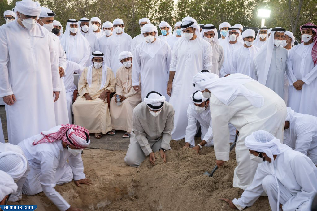 صور مراسم دفن الشيخ خليفة