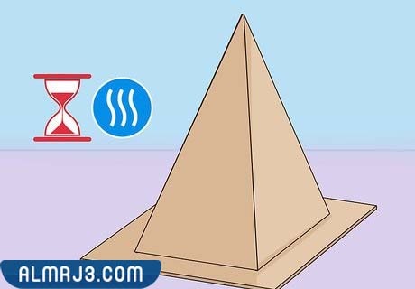 كيفية صنع هرم بالورق المقوى