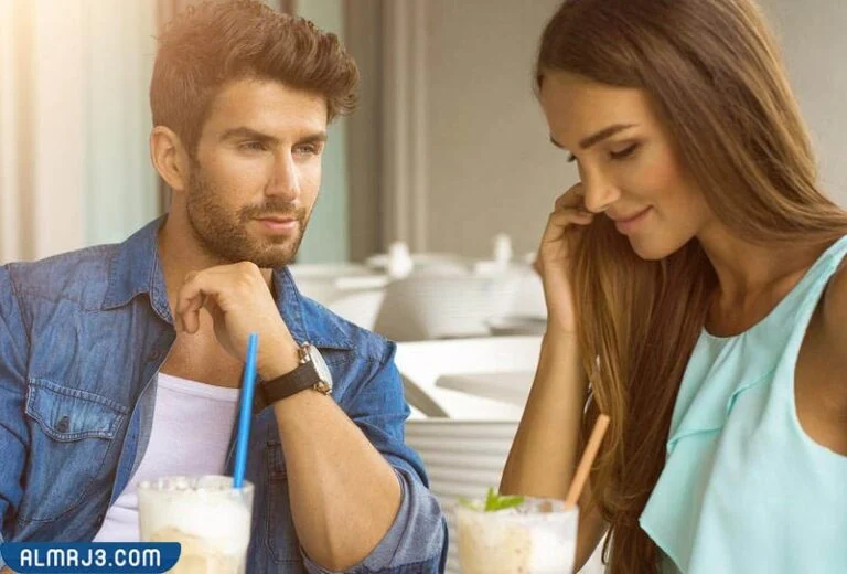 تعرفي على شعور الرجل تجاهك من طريقة مسكه ليدك