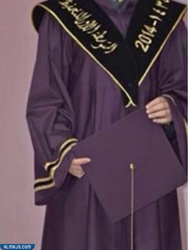 أجمل تصاميم روب التخرج بالصور 2022