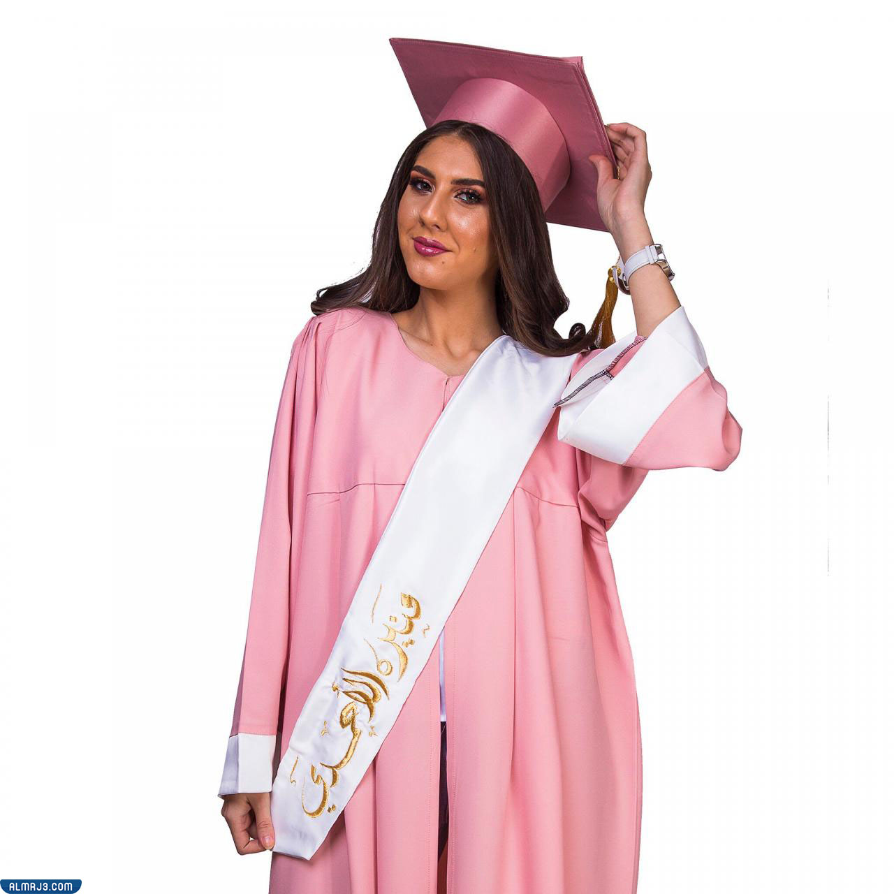 احدث الوان عبايات تخرج 2022