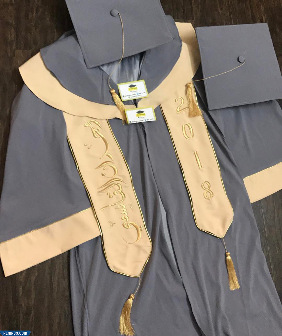 تصاميم روب تخرج رمادي مميزة 2022 