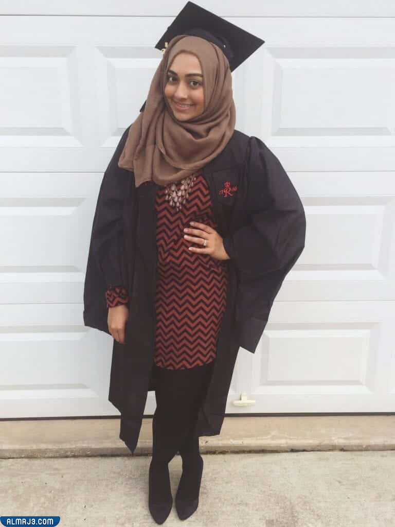 عبايات تخرج 2022 جاهزه
