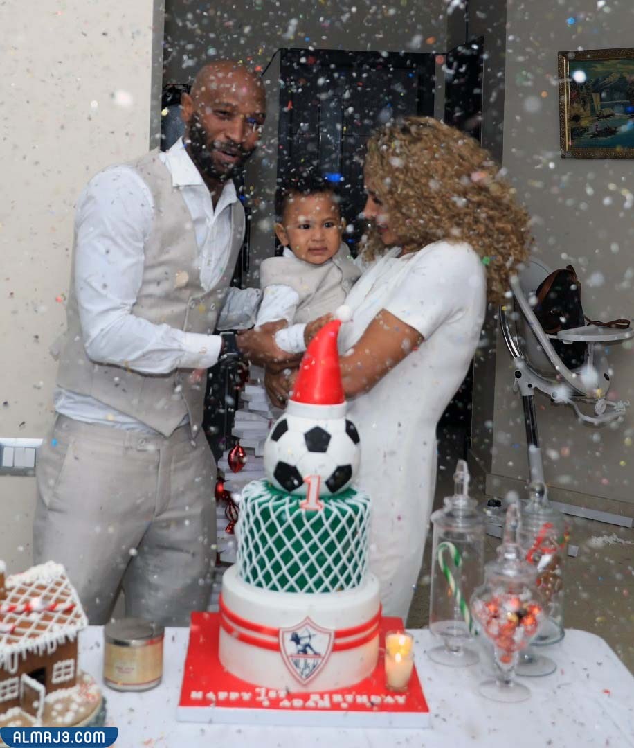 شيكابالا وزوجته وابنه