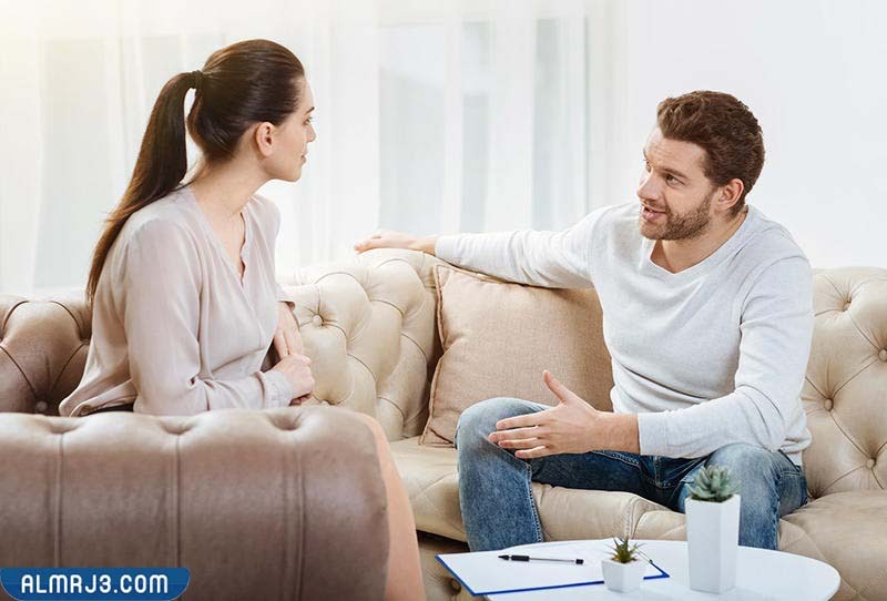 كيف افتح سالفة مع شخص احبه ويشعر بالحزن