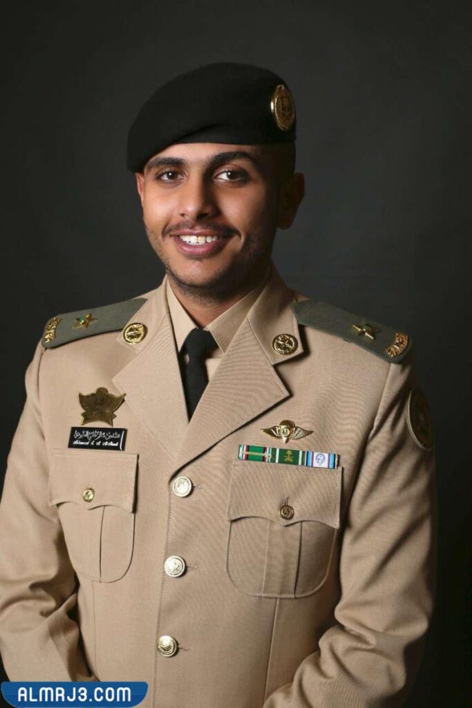 يرتدي كلية الملك عبد العزيز العسكرية