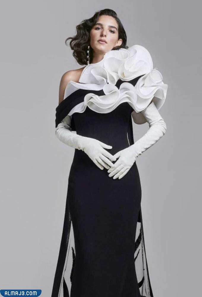 فساتين سهرة بالأبيض والأسود لغير المحجبات