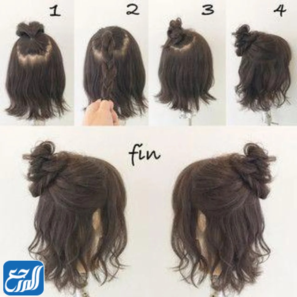 تسريحات شعر للمدرسة للشعر المتوسط بالخطوات؛ حيثُ لم يتبقى سوى بضعة أسابيع قليلة تفصل بيننا وبين العام الدراسي الجديد، وفي تلك الأثناء تنشغل الأمهات بالعديد من الأمور كأفضل تسريحة شعر تتناسب مع طفلتها خلال أيام العام الدراسي، لذلك ومن خلال موقع المرجع سوف نتناول العديد تسريحات الشعر المتوسط للمدرسة بالخطوات، مع بعض صور تلك التسريحات. تسريحات شعر للمدرسة للشعر المتوسط بالخطوات من خلال النقاط الآتية سوف نتناول العديد من تسريحات الشعر للمدرسة للشعر المتوسط بالخطوات:[1] تسريحة نصف ضفائر الشعر من خلال النقاط الآتية سوف نتناول طريقة التسريحة المُسماة بتسريحة نصف ضفائر الشعر بالخطوات: فك التشابك مع تمشيط الشعر جيدًا. تقسيم الشعر لخصلات. وضع خصلات الشعر على جانبي الوجه. يتم سحب الضفائر من ناحية لأخرى مع تثبيتها بالضفائر. تجعيد ما يتبقى من الشعر مع تثبيته بدبابيس على هيئة فراشة أو زهرة. شاهد أيضًا: صور قصات شعر رجال طويل وقصير ومدرج  تسريحة فرنسية جديلة سوف نتعرف على طريقة التسريحة الفرنسيّة الجديلة من خلال النقاط الآتية: تمشيط الشعر جيدًا وسحبه للأسفل مع فك التشابك. تقريب جزء من الشعر ناحية الجبهة مع تقسيمه إلى ثلاثة أقسام متساوية. يتم عمل ضفيرة كبيرة بالثلاثة أقسام التي تم سحبها إلى الأمام. تثبيت الشعر بشريط مطاطي مع استخدام دبابيس بارزة. إضافة العديد من الدبابيس المزينة على هيئة زهور وفراشات. تسريحة الكعك المضفر من خلال التالي سوف نتناول الطريقة الصحيحة لتسريحة الكعك المضفر: تلك التسريحة كباقي التسريحات يجب في البداية تمشيط الشعر جيدًا قبل البدء فيها. يتم قلب الشعر لأعلى مع تجديله عبر تقنية الضفيرة الفرنسية. تجديل الشعر مع تثبيت الضفيرة عبر الشريط المطاطي. تكرار الخطوة الأخيرة. قلب الجزؤ الأخير المتبقي من الشعر ككعكة. شاهد أيضًا: افضل 10 صبغات شعر اشقر رمادي فاتح  نصف كعكة فوضوي الشعر إنَّ تسريحة نصف الكعكة فوضوي الشعر من أكثر التسريحات جمالًا، ويُمكن التعرف على الطريقة الصحيحة لتلك التسريحة عبر النقاط الآتية: تمشيط الشعر جيدًا وبشكل صحيح مع فك التشابك. تقسيم الشعر بطريقة أفقية. فصل خصل الشعر بروية مع ربط الجزء العلوي من المنتصف وتلك الخطوة تُمثل ذيل الحصان. تثبيت نهاية الضفيرة عبر شريط مطاطي. لف الجديلة على هيئة كعكة مع تثبيتها. سحب الشعر ببطيء بروية للخارج من داخل الضفيرة حتى لا تنفك. تسريحة كعكة مضفرة من خلال التالي سوف نتناول خطوات تسريحة الكعكة المضفرة: في البداية يجب تمشيط الشعر جيدًا مع فك التشابك. تقسيم الشعر إلى أربعة أقسام. تجديل كل قسم مع تثبيته عبر أشرطة مطاطية. جمع ضفيرتين سويًا وربطهما على هيئة كعكة من منتصف الرأس. اختيار إحدى الضفائر الأخرى مع لفها حول الضفيرة الأولى. تكرار الخطوة الأخيرة مرة أخرى. تثبيت الشعر بالدبابيس الملونة. شاهد أيضًا: تسريحات شعر قصير للاعراس  تسريحة الشعر الشلال من خلال النقاط الآتية سوف نتناول الطريقة الصحيحة لتسريحة الشعر الشلال: تمشيط الشعر جيدًا كالعادة مع فك التشابك. تقسيم الجزء الأمامي من الشعر إلى قسمين. عمل جديلة فرنسيّة لذلك القسم الأمامي من الشعر. التحرك بصورة جانبيّة أثناء عمل الضفيرة. التأكد من أن الضفيرة ترتبط بالجزء الأمامي من الرأس. تثبيت الضفيرة بشريط مطاطي. تسريحة ذيل الحصان من خلال النقاط الآتية سوف نتناول طريقة تسريحة ذيل الحصان بالخطوات: كالعادة يجب فك الشعر جيدًا مع تمشيطه. فصل الجزء الأمامي من الشعر مع ضمه إلى الجزء الخلفي، وذلك لتثبيته على هيئة ذيل حصان عبر شريط مطاطي. تكرار الخطوة مع فك الشعر بروية. رفع كافة الشعر ومن ثم ربطه سويًا. تحرير بعض خيوط الشعر. شاهد أيضًا: تسريحات شعر قصير للمناسبات  أنواع قصات الشعر المتوسط سوف نتناول من خلال النقاط الآتية العديد من أنواع قصات الشعر المتوسط: قصة الشعر المتساوي. قصة الشعر قصير مع وجود غرة أمامية. وقصة الشعر كاريه بشكل غير متماثل. قصة اللوب المدرجة. قصة الباجي. وقصة البوي مع وجود فرق جانبي. قصة البيكسي. قصة الشعر القصير المتدرج. قصة البلانت بوب. شاهد أيضًا: قصات شعر قصير للرجال مدرج صور تسريحات شعر للمدرسة للشعر المتوسط بالخطوات عبر التالي سوف نتناول العديد من صور تسريحات الشعر المتوسط للمدرسة بالخطوات: تسريحات شعر بسيطة للمناسبات للأطفال سوف نتناول من خلال الصور الآتية العديد من تسريحات الشعر البسيطة للمناسبات للأطفال، بالتحديد الأطفال أصحاب الشعر المتوسط: قصات شعر طويل أطفال بنات 2022 سوف نتناول من خلال الصور الآتية العديد من قصات الشعر الطويل للأطفال البنات لعام 2022:         شاهد أيضًا: تسريحات شعر قصير للمناسبات  قصات شعر قصير للأطفال البنات 2022 سوف نتناول من خلال الصور الآتية العديد من قصات الشعر القصير للبنات لعام 2022:       صور قصات شعر اطفال بنات كيرلي قصير  سوف نتناول من خلال الصور الآتية العديد من قصات الشعر الكيرلي القصير للفتيات لعام 2022:     صور قصات شعر اطفال بنات كيرلي طويل سوف نتناول من خلال الصور الآتية العديد من قصات الشعر الكيرلي الطويل للفتيات لعام 2022:       هكذا؛ نكون قد توصلنّا لنهاية مقال تسريحات شعر للمدرسة للشعر المتوسط بالخطوات الذي من خلاله تناولنا العديد من التسريحات التي تتناسب مع شعر الفتيات المتوسط أثناء ذهابهن إلى المدرسة، بالإضافة إلى العديد من صور تسريحات الشعر المتوسط بالخطوات.