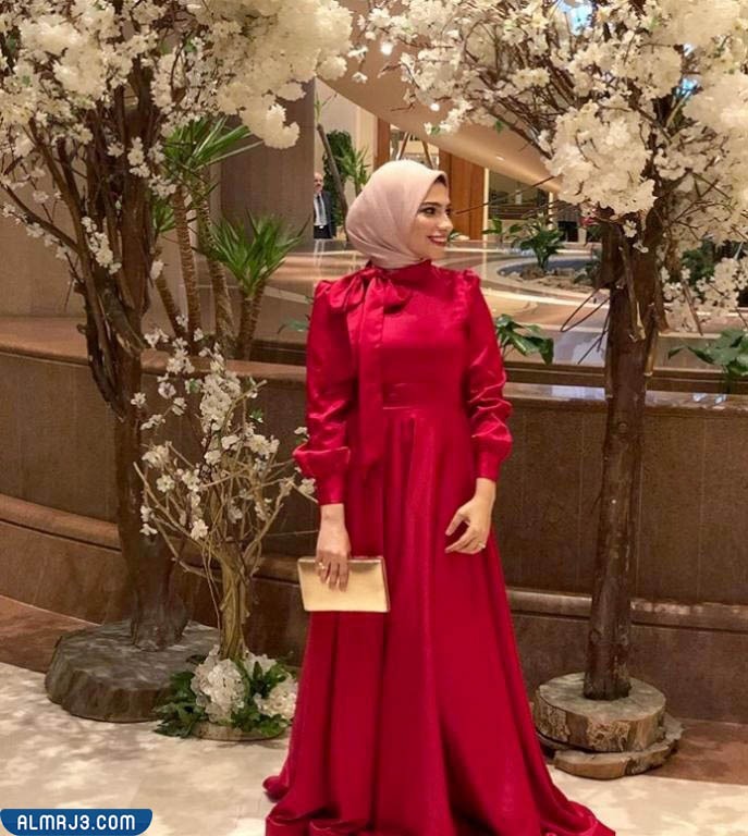 فساتين دانتيل سهره انستقرام