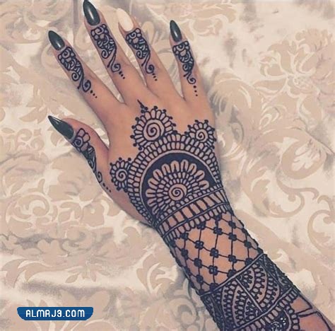 أشكال رسم حنة على الكفين