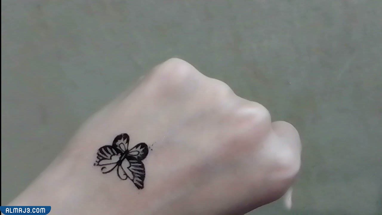تاتو فراشة على اليد