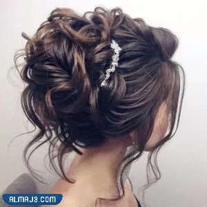 تسريحات بسيطة للشعر الطويل للأعراس