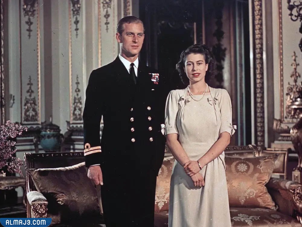 صور إليزابيث الثانية وهي صغيرة مع اسرتها