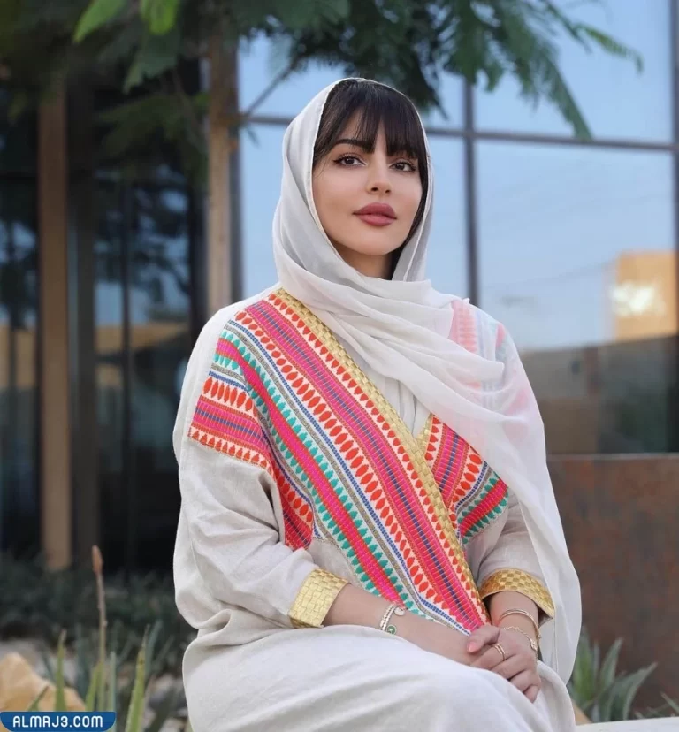 ملاك الحسيني السيرة الذاتية