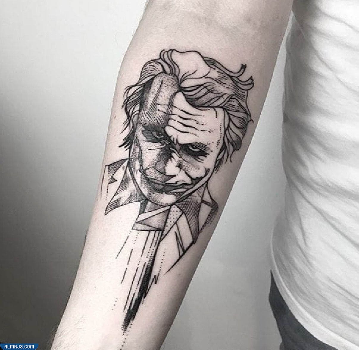 وشم على اليد للشباب 2022