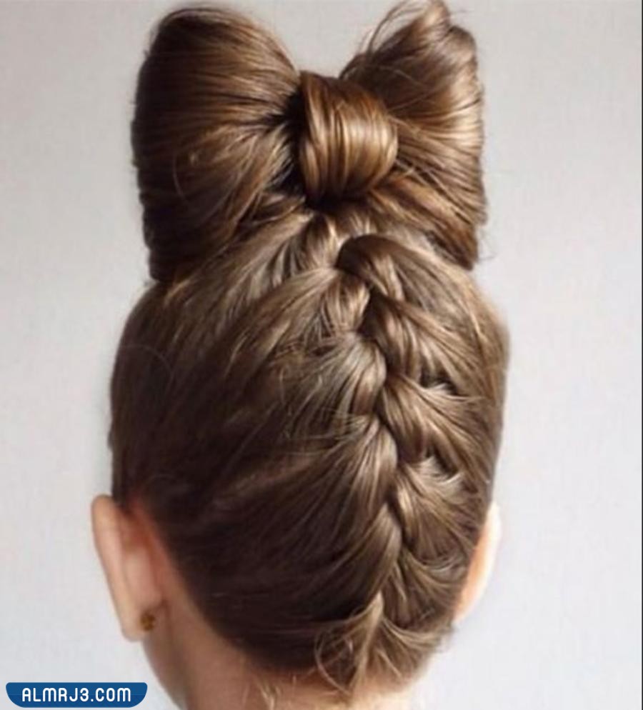 تسريحة الشعر ذات الفيونكة