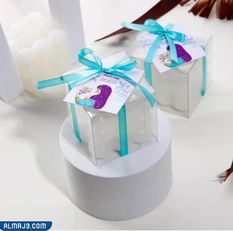 توزيعات يوم المرأة العمانية