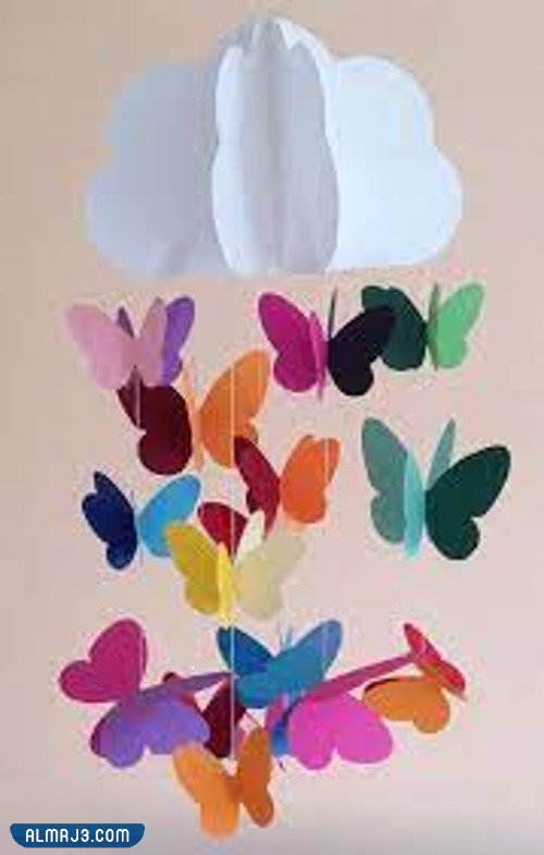 سحابة وفراشات