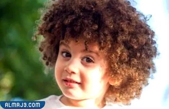 قصات شعر كيرلي على الموضة للأطفال الذكور