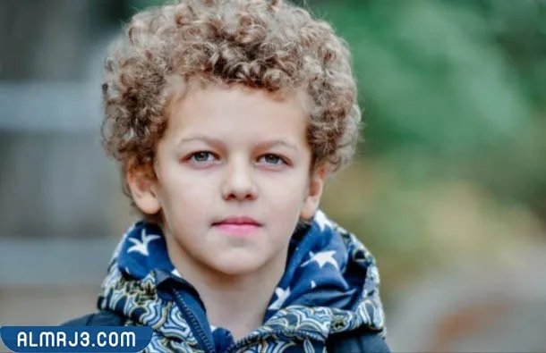 قصات شعر كيرلي على الموضة للأطفال الذكور