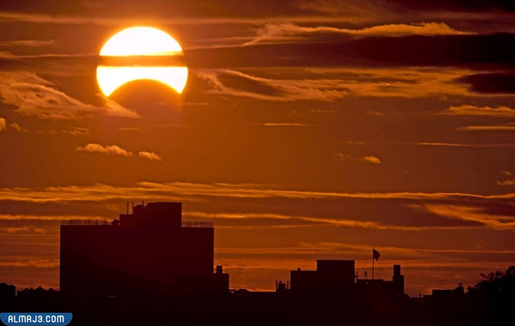 كيفية مراقبة كسوف الشمس بأمان