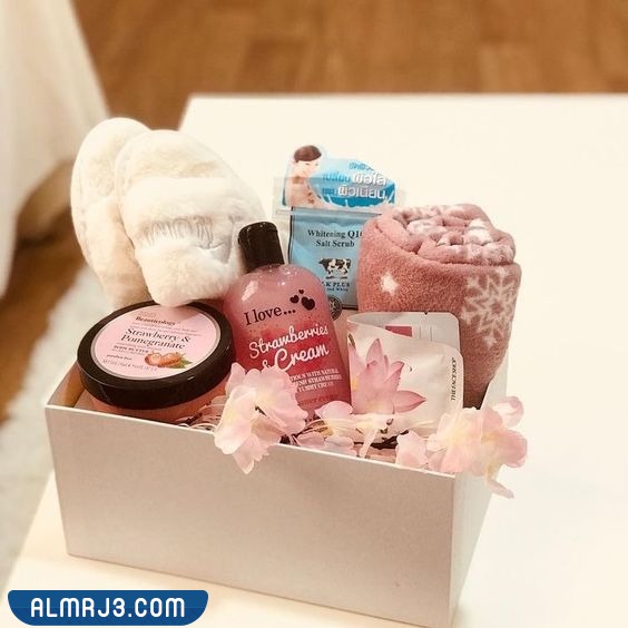 هدايا عيد المعلم 2022