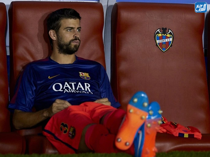 ما هو سبب اعتزال بيكيه