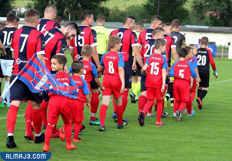 أول دخول للأطفال مع اللاعبين في كرة القدم