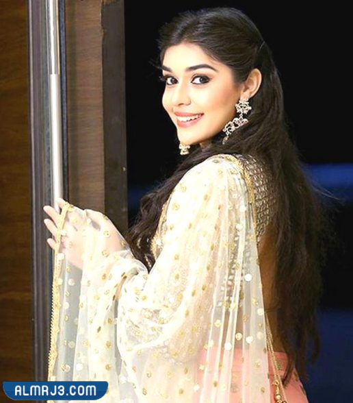 الفنانة عايشة سينغ